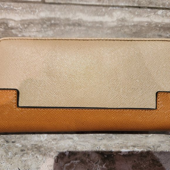 NEW (with tags) CHARLES & KEITH Wallet with zipper - Picture 3 of 8